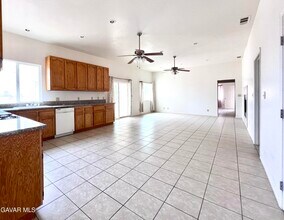 41380 156th St E in Lancaster, CA - Building Photo - Building Photo