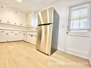 902 Alandele Ave in Los Angeles, CA - Building Photo - Building Photo