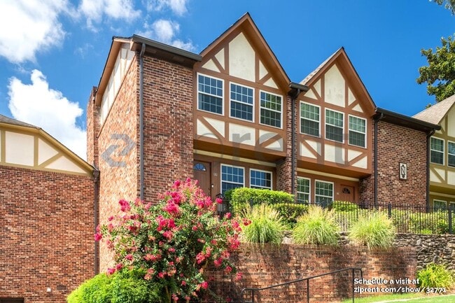 property at 2825 Northeast Expy