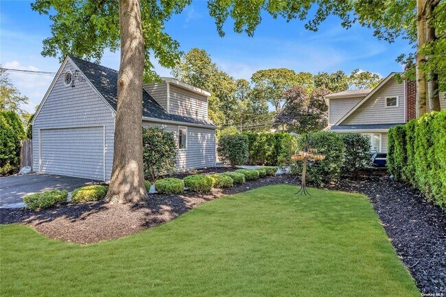 property at 29 Aspen Rd