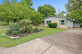1422 Yorkshire Dr in Austin, TX - Building Photo - Building Photo