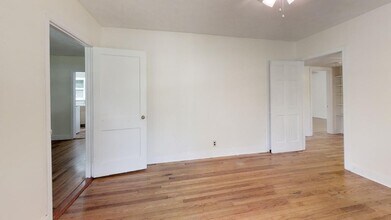 Lakeview Drive Cottage in Auburn, AL - Building Photo - Building Photo