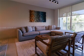 4017 N Cypress Dr in Pompano Beach, FL - Foto de edificio - Building Photo