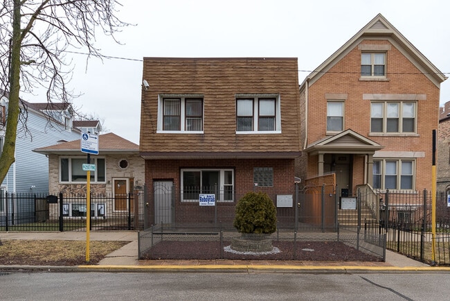3650 W George St, Unit 1F