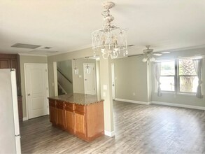 1110 Airport Rd in Destin, FL - Foto de edificio - Building Photo