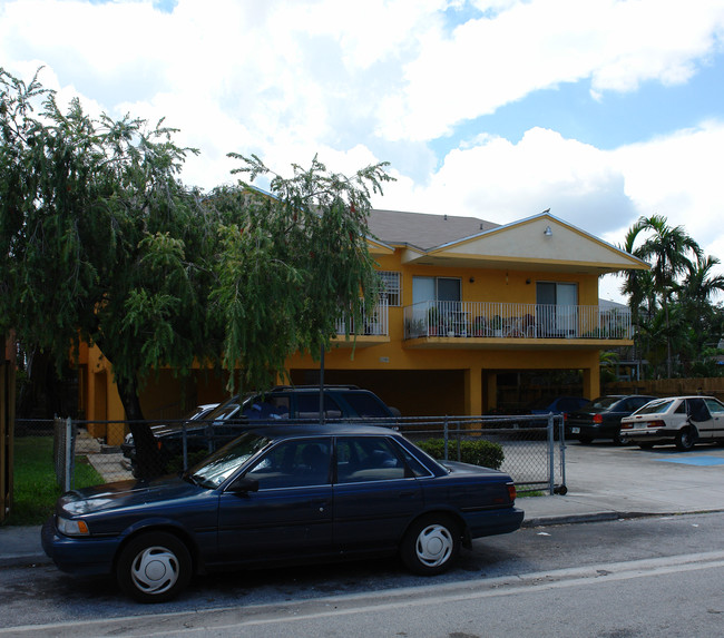 2248 SW 9th St in Miami, FL - Building Photo - Building Photo