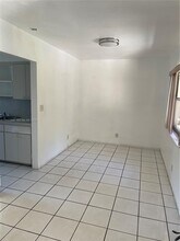 2347 NW 28th St in Oakland Park, FL - Building Photo - Building Photo