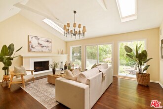 3588 Mandeville Canyon Rd in Los Angeles, CA - Building Photo - Building Photo