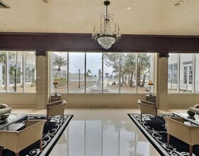 2030 S Ocean Dr, Unit 725 in Hallandale Beach, FL - Foto de edificio - Building Photo