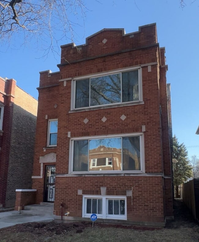 property at 5321 W Crystal St