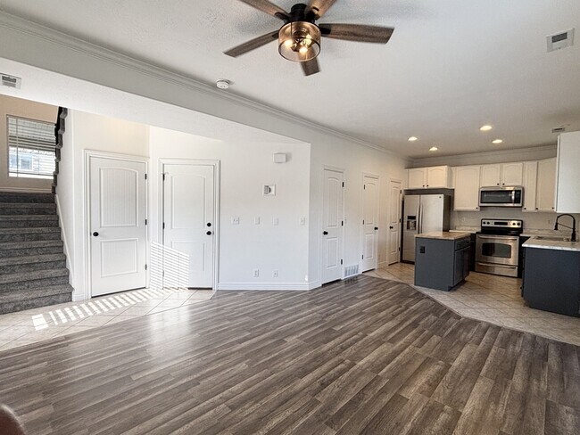 property at 632 E Long Shadow Dr