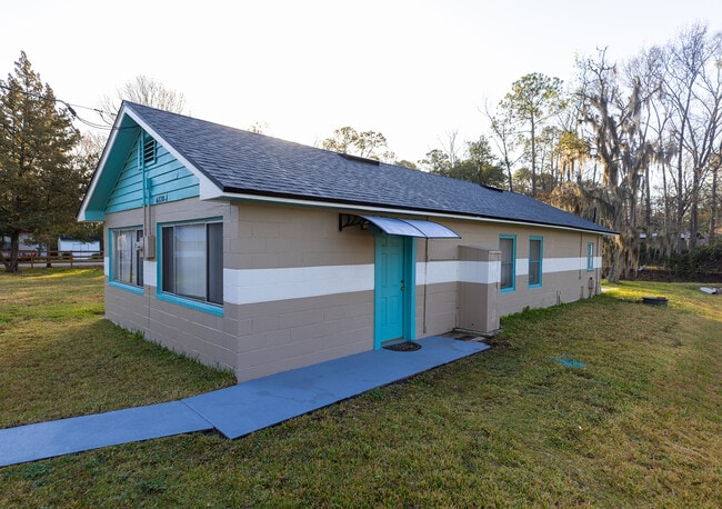 6128 Townsend Rd, Unit 1 in Jacksonville, FL - Foto de edificio - Building Photo