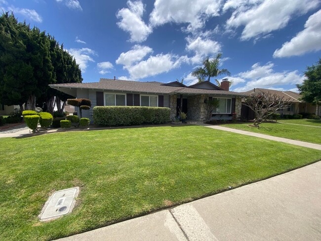 17386 San Luis St in Fountain Valley, CA - Building Photo - Building Photo