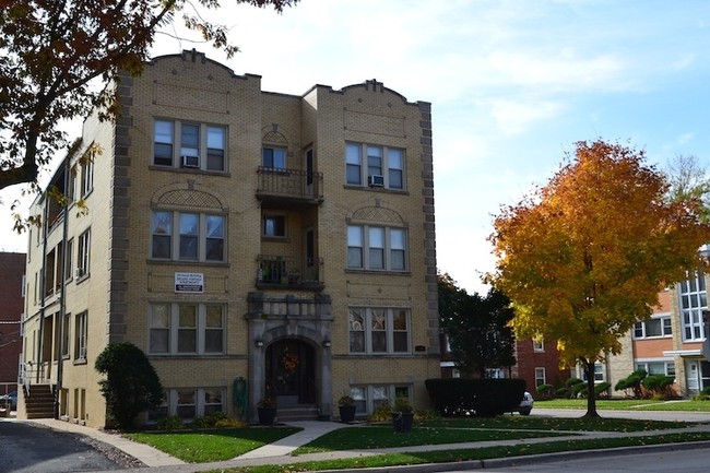 119 Forest Ave in Riverside, IL - Foto de edificio - Building Photo