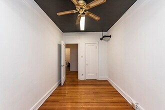 5704 S Harper Ave, Unit 101 in Chicago, IL - Building Photo - Building Photo