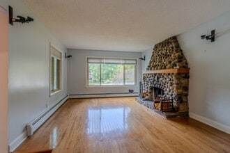 2698 Shenandoah Dr in Traverse City, MI - Building Photo - Building Photo