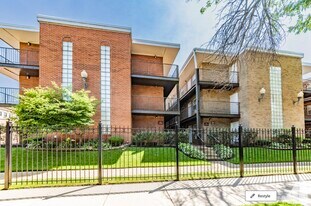 4533 N Dover St, Unit 4610- 2C in Chicago, IL - Building Photo