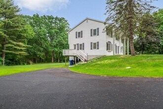 352 Mammoth Rd, Unit 352 in Londonderry, NH - Building Photo - Building Photo