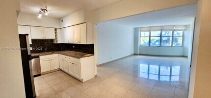 7441 Wayne Ave, Unit 2G in Miami, FL - Building Photo - Building Photo