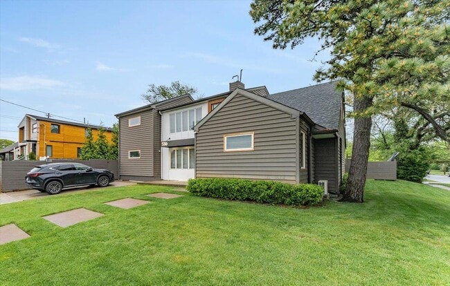 536 Oxford Rd in Cedarhurst, NY - Building Photo - Building Photo