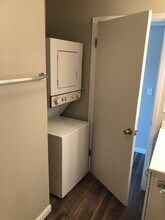 3370 Winston Dr, Unit #4 in Bettendorf, IA - Foto de edificio - Building Photo