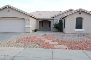 5375 W Kaler Cir in Glendale, AZ - Building Photo