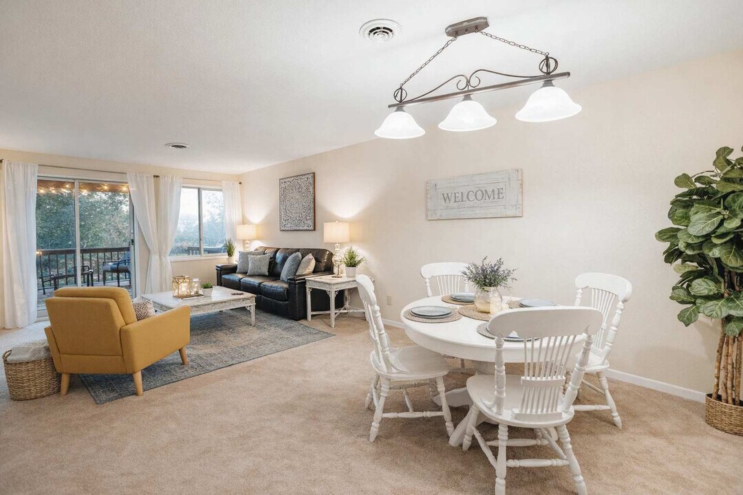 722 Liberty Bell Blvd, Unit SI ID1397962P in Johnson City, TN - Building Photo