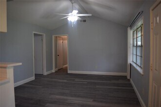 301 Rachael Ln in Friendswood, TX - Building Photo - Building Photo