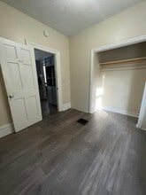 935 Prospect Ave NE in Grand Rapids, MI - Building Photo - Building Photo