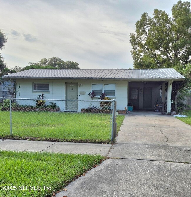 603 Magnolia Ave in Crescent City, FL - Building Photo - Building Photo