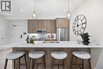 1826 Wyoming Ave in Lasalle, ON - Building Photo - Building Photo