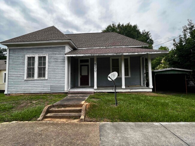 property at 530 W New York Ave