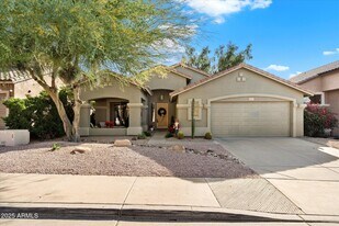 10527 E Tierra Buena Ln in Scottsdale, AZ - Building Photo