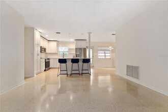 12902 Forest Hills Dr in Tampa, FL - Building Photo - Building Photo