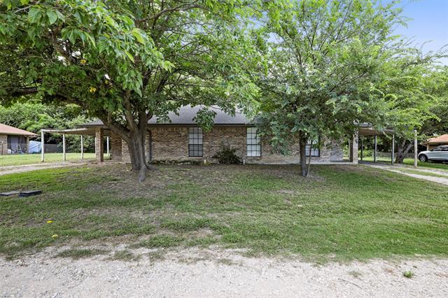 219 E Pritchard Ln in Blue Ridge, TX - Building Photo