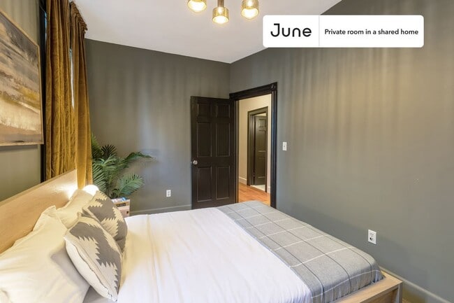 Room in Shared 4 bed/1 bath home in Boston, MA - Building Photo - Building Photo