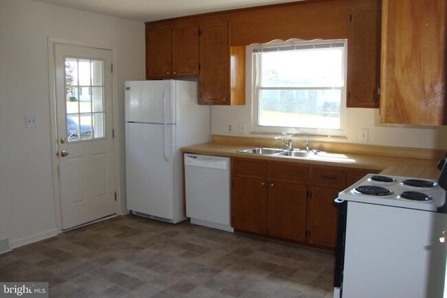 property at 1815 Meadow Dr