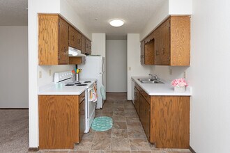 Silver Leaf South Fargo in Fargo, ND - Building Photo - Interior Photo