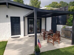 2327 Dorothy St in La Crescenta, CA - Building Photo - Building Photo