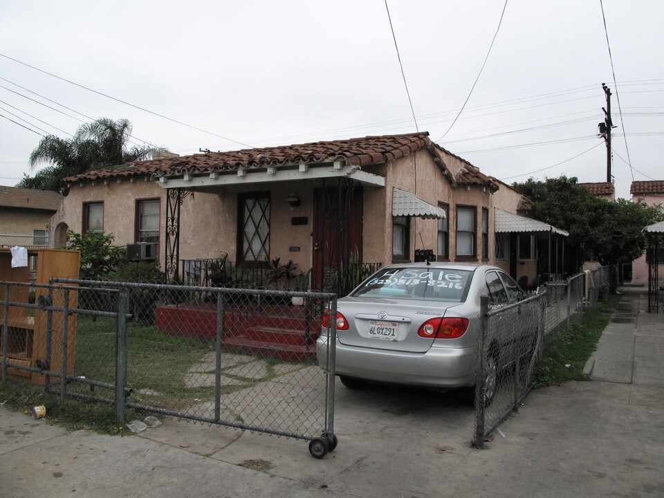 8449 Santa Fe Ave in Huntington Park, CA - Building Photo