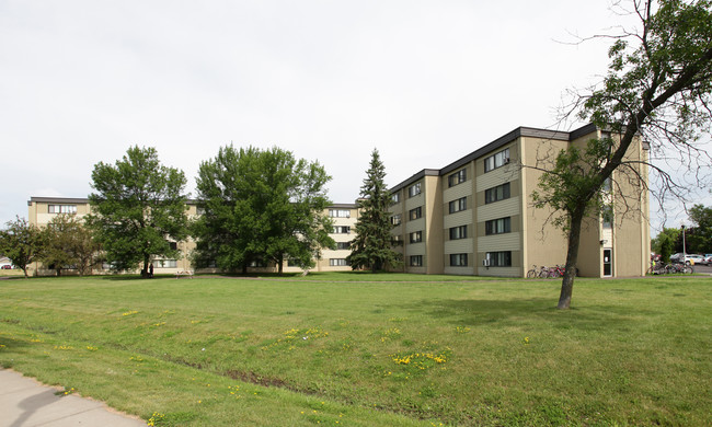 Royalton Manor Apartments in Superior, WI - Foto de edificio - Building Photo