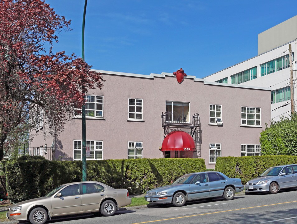 1535 W 16th Ave in Vancouver, BC - Building Photo