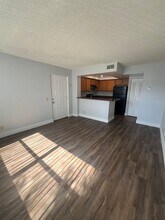 728 Executive Center Dr in West Palm Beach, FL - Building Photo - Building Photo