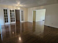 7823 Barberton Dr photo'