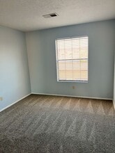 825 Country Club Dr SE in Rio Rancho, NM - Building Photo - Building Photo