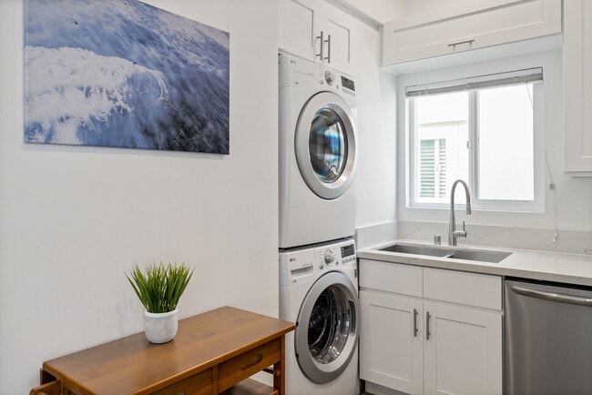 131 Gull St, Unit 131 Gull in Manhattan Beach, CA - Foto de edificio - Building Photo