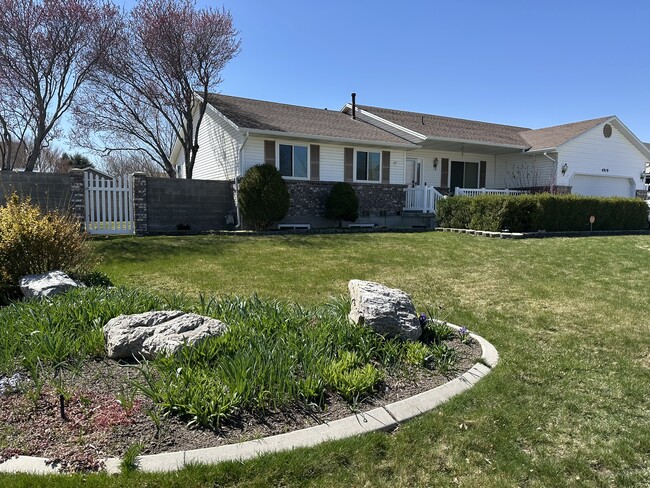 4919 W 8620 S, Unit Basement in West Jordan, UT - Building Photo - Building Photo