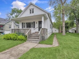 615 Ogden St in Marinette, WI - Building Photo