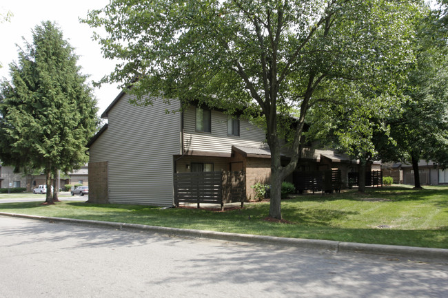 Stadium Drive Apartments in Kalamazoo, MI - Building Photo - Building Photo