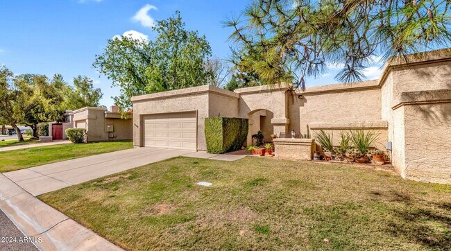 property at 8188 E Del Cuarzo Dr